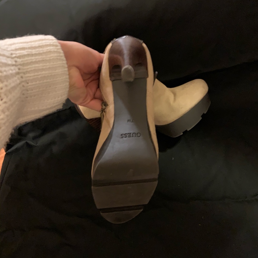 Heels - Picture 3 of 4